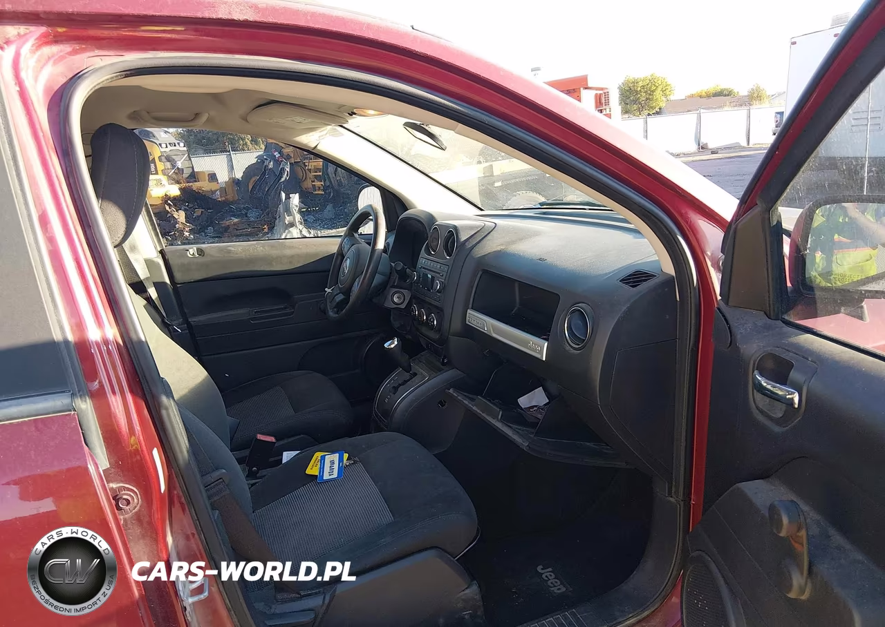 2014 Jeep Compass Sport VIN:1C4NJCBA1ED560149 - 5