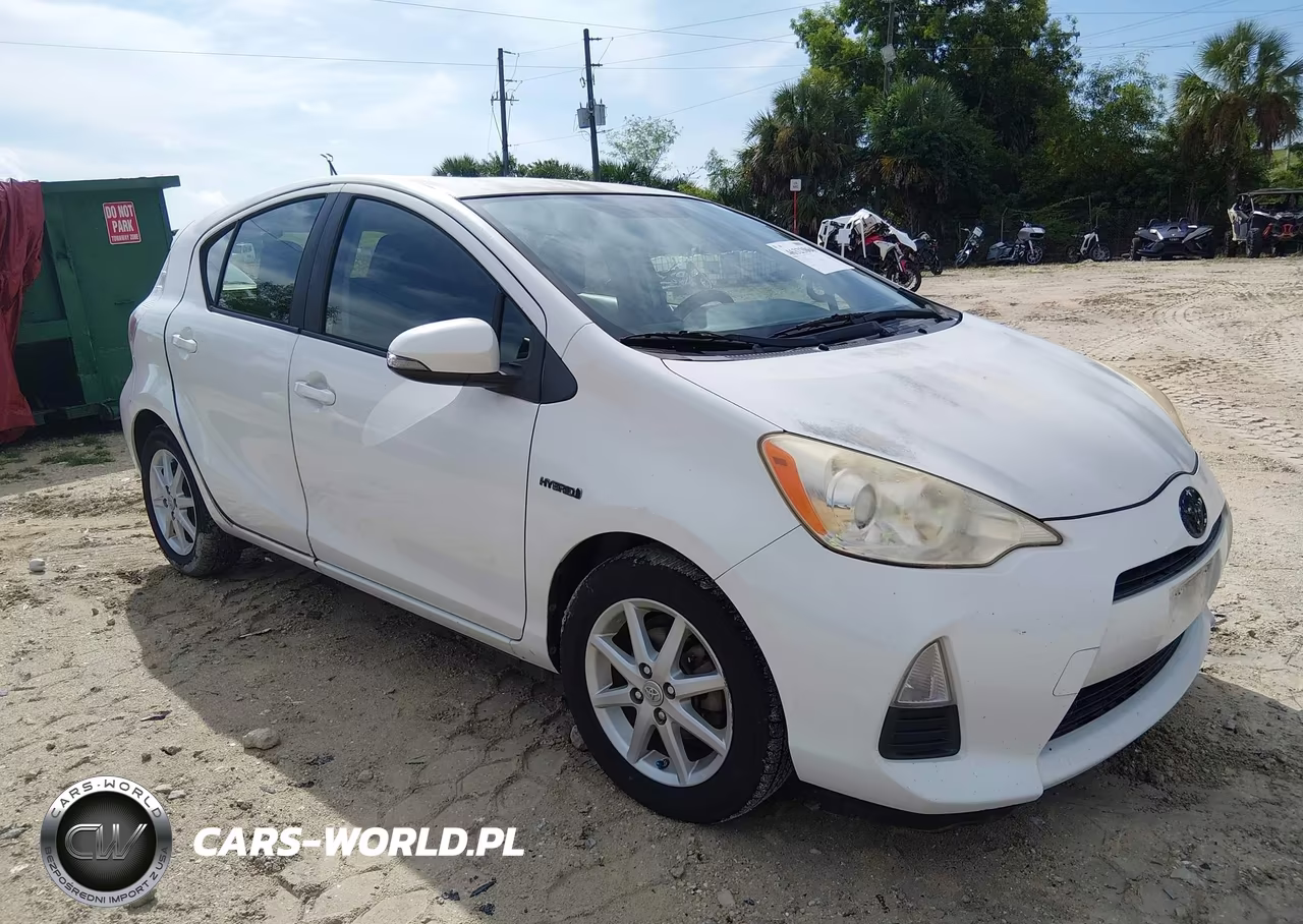2014 Toyota Prius C Three