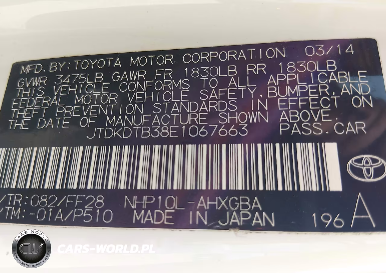 2014 Toyota Prius C Three VIN:JTDKDTB38E1067663 - 9