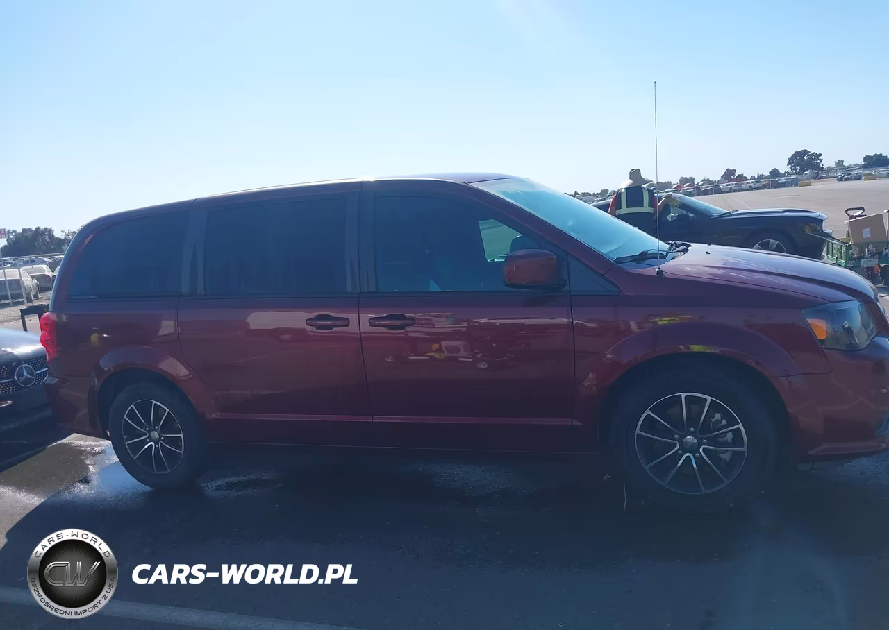 2018 Dodge Grand Caravan Gt VIN:2C4RDGEG1JR168716 - 13