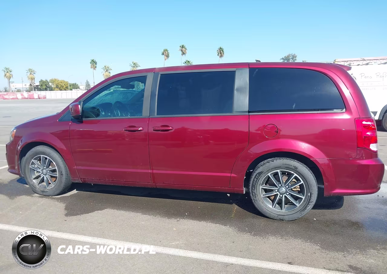 2018 Dodge Grand Caravan Gt VIN:2C4RDGEG1JR168716 - 14