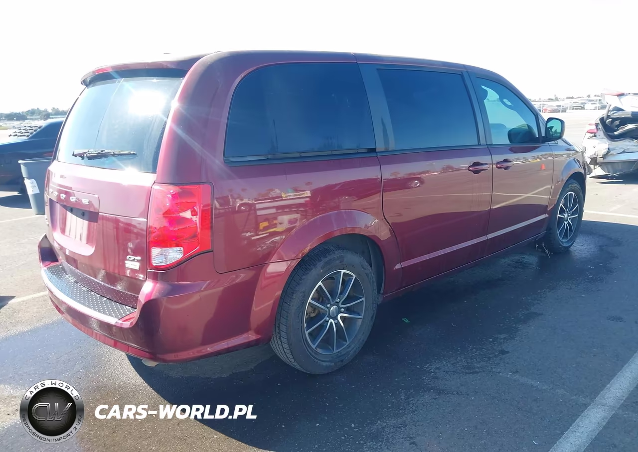 2018 Dodge Grand Caravan Gt VIN:2C4RDGEG1JR168716 - 4