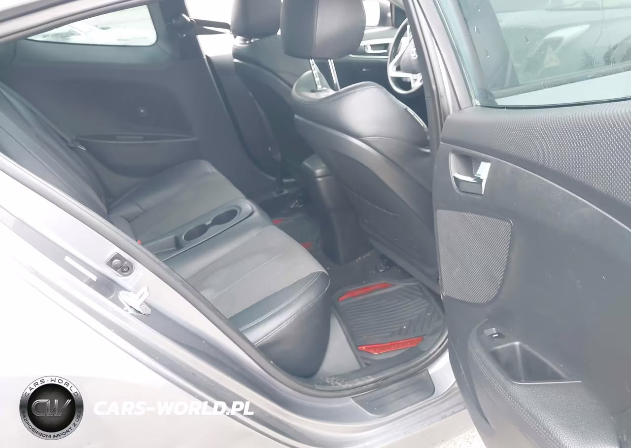2015 Hyundai Veloster VIN:KMHTC6ADXFU242963 - 8
