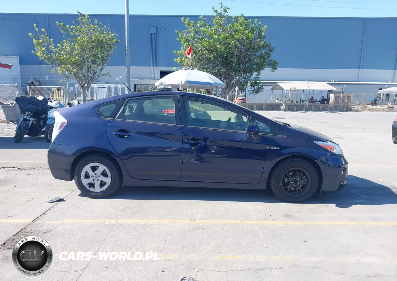 2013 Toyota Prius Three VIN:JTDKN3DU6D0348576 - 13
