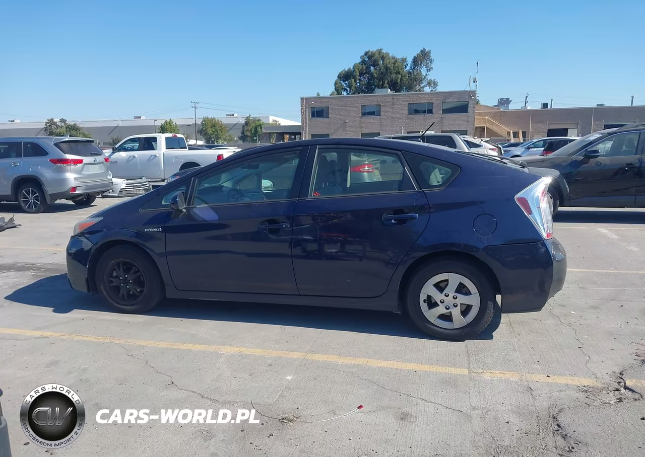 2013 Toyota Prius Three VIN:JTDKN3DU6D0348576 - 14