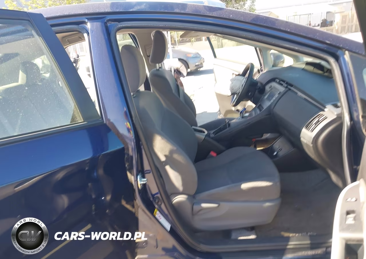 2013 Toyota Prius Three VIN:JTDKN3DU6D0348576 - 5