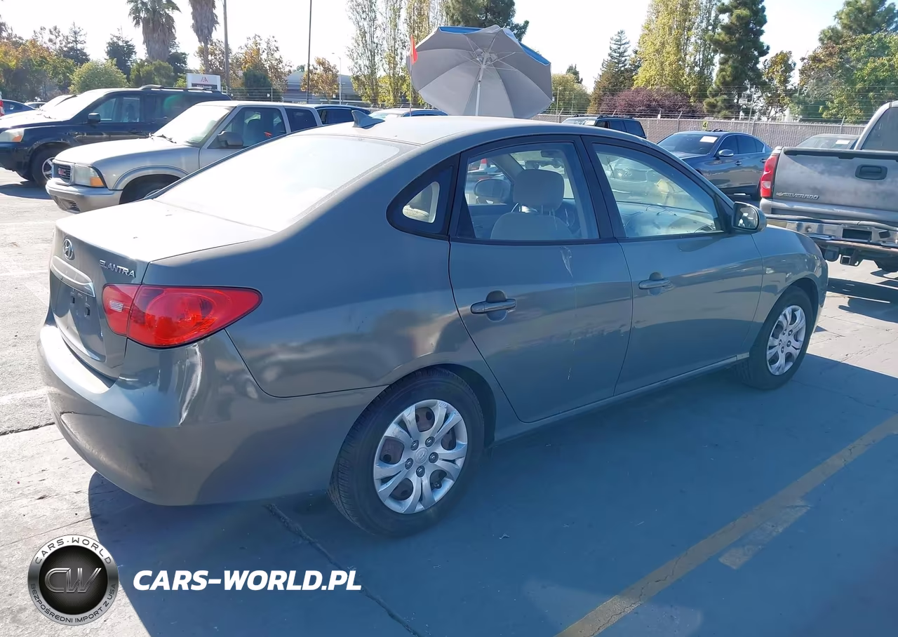2010 Hyundai Elantra Gls VIN:KMHDU4ADXAU843627 - 4