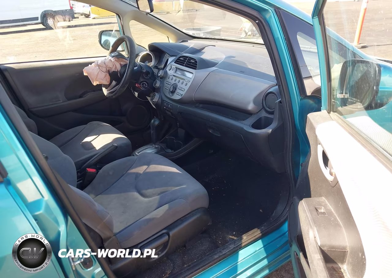 2012 Honda Fit VIN:JHMGE8H39CC006572 - 5