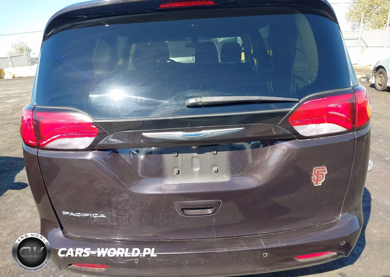 2018 Chrysler Pacifica L VIN:2C4RC1AG8JR122192 - 16