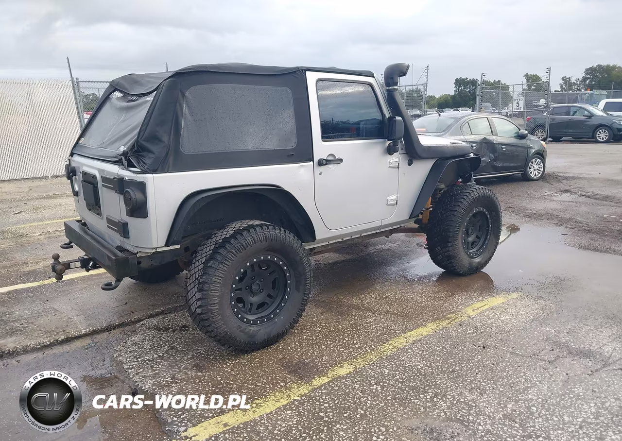 2010 Jeep Wrangler Sport VIN:1J4AA2D1XAL201785 - 4