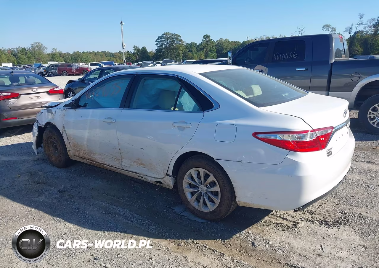 2017 Toyota Camry Le VIN:4T1BF1FK5HU755330 - 3