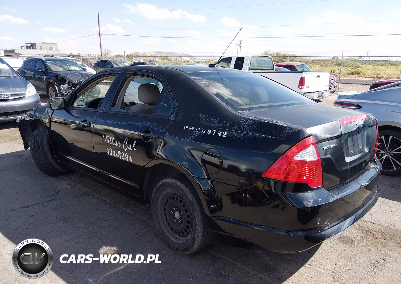 2012 Ford Fusion S VIN:3FAHP0GA2CR137142 - 3