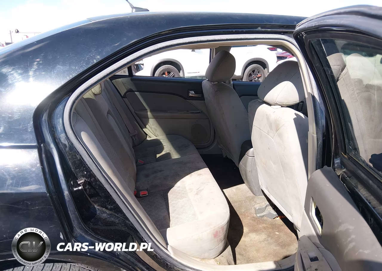 2012 Ford Fusion S VIN:3FAHP0GA2CR137142 - 8