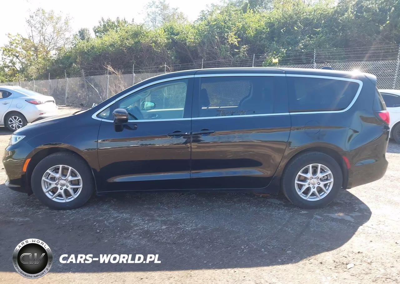 2024 Chrysler Pacifica Touring L VIN:2C4RC1BG1RR179926 - 15