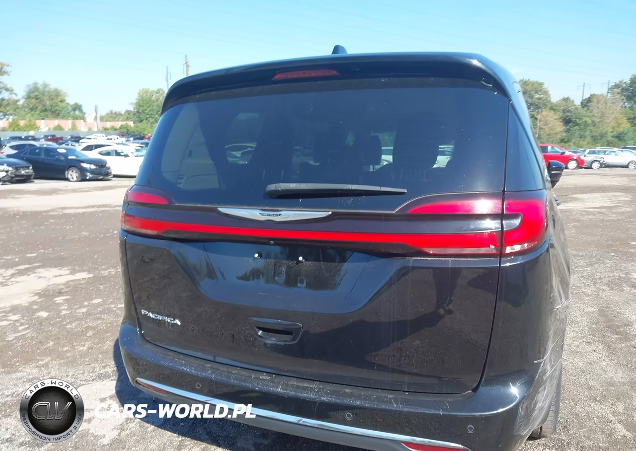 2024 Chrysler Pacifica Touring L VIN:2C4RC1BG1RR179926 - 17