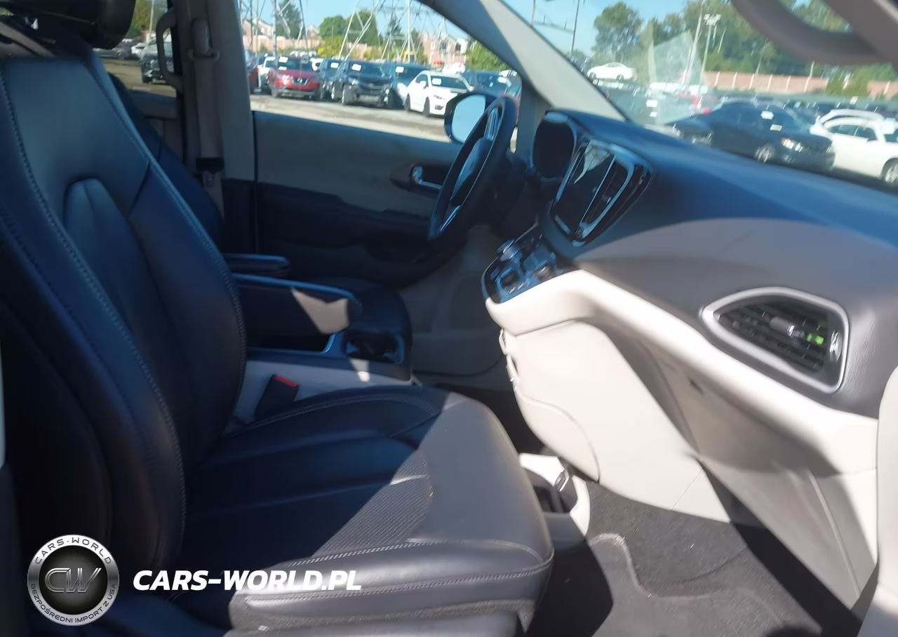 2024 Chrysler Pacifica Touring L VIN:2C4RC1BG1RR179926 - 5