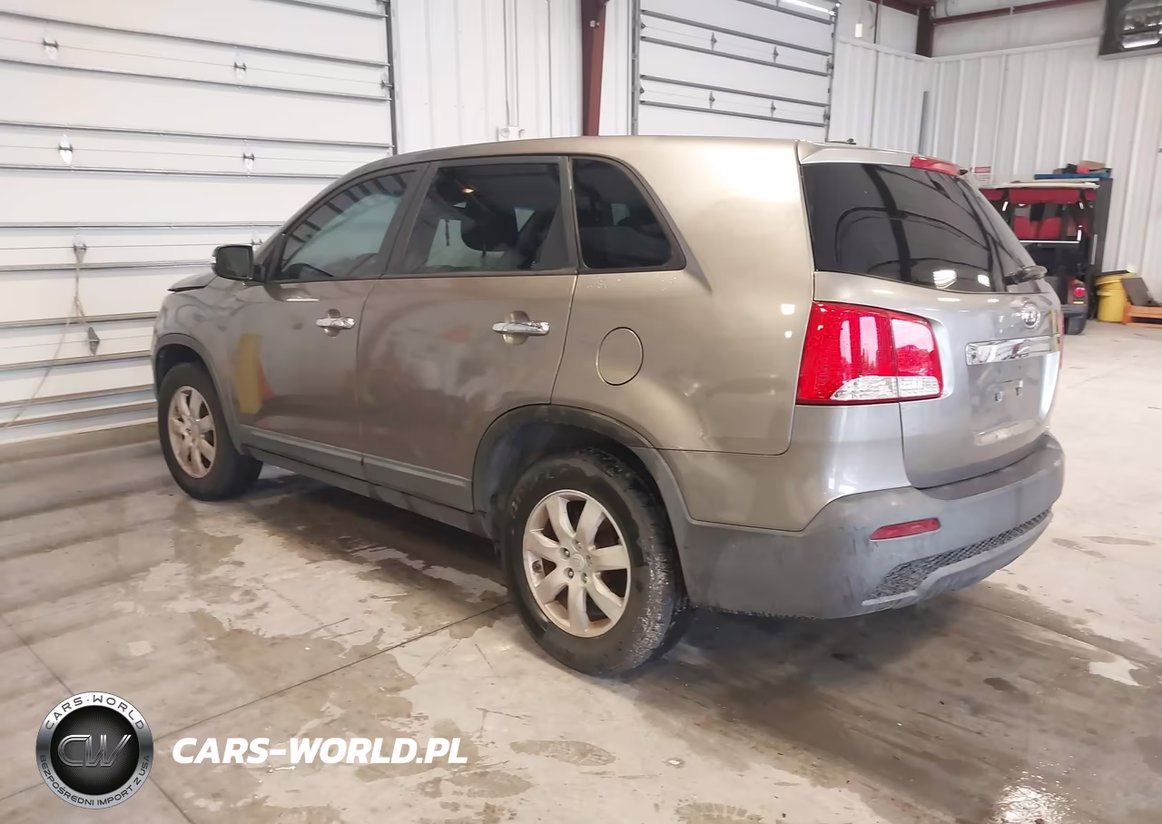 2011 Kia Sorento Lx VIN:5XYKT3A13BG008079 - 3