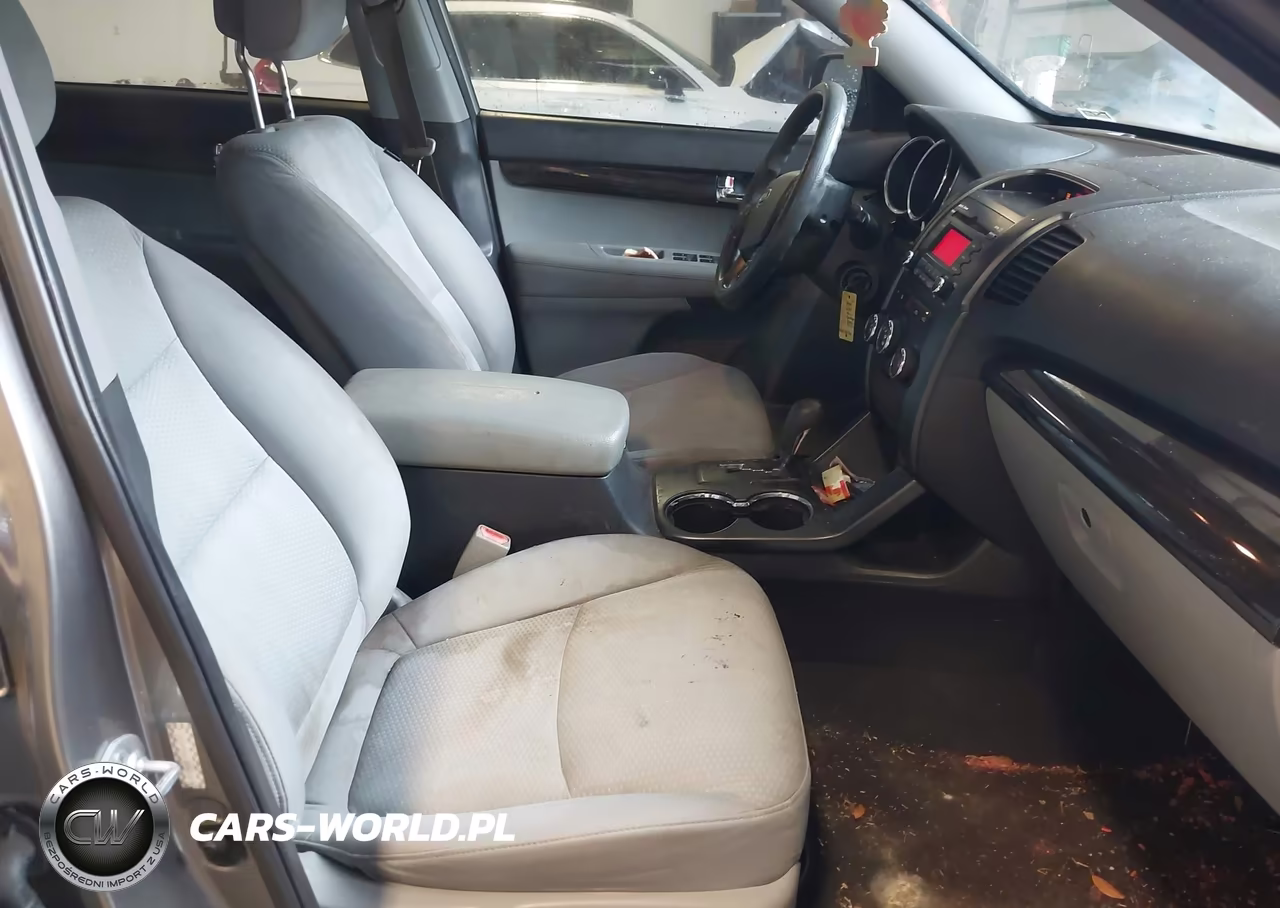 2011 Kia Sorento Lx VIN:5XYKT3A13BG008079 - 5