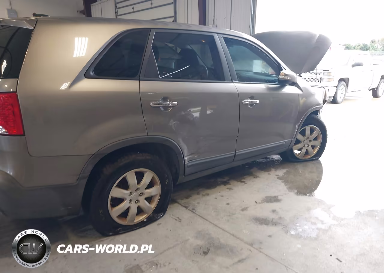 2011 Kia Sorento Lx VIN:5XYKT3A13BG008079 - 6