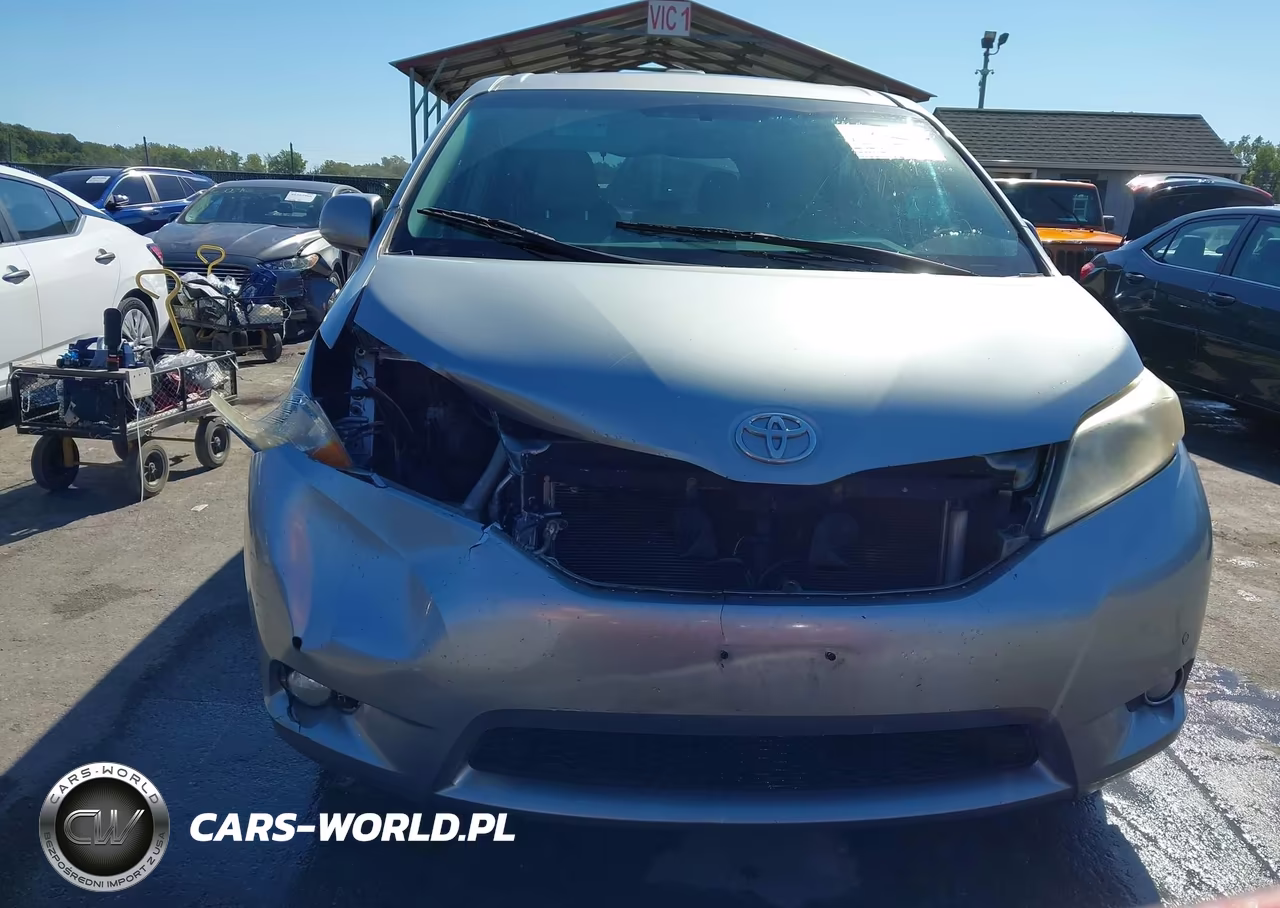2011 Toyota Sienna Limited VIN:5TDDK3DC3BS008529 - 12