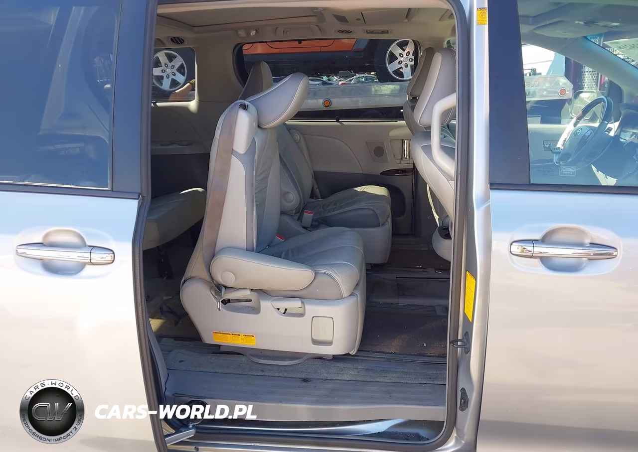 2011 Toyota Sienna Limited VIN:5TDDK3DC3BS008529 - 8