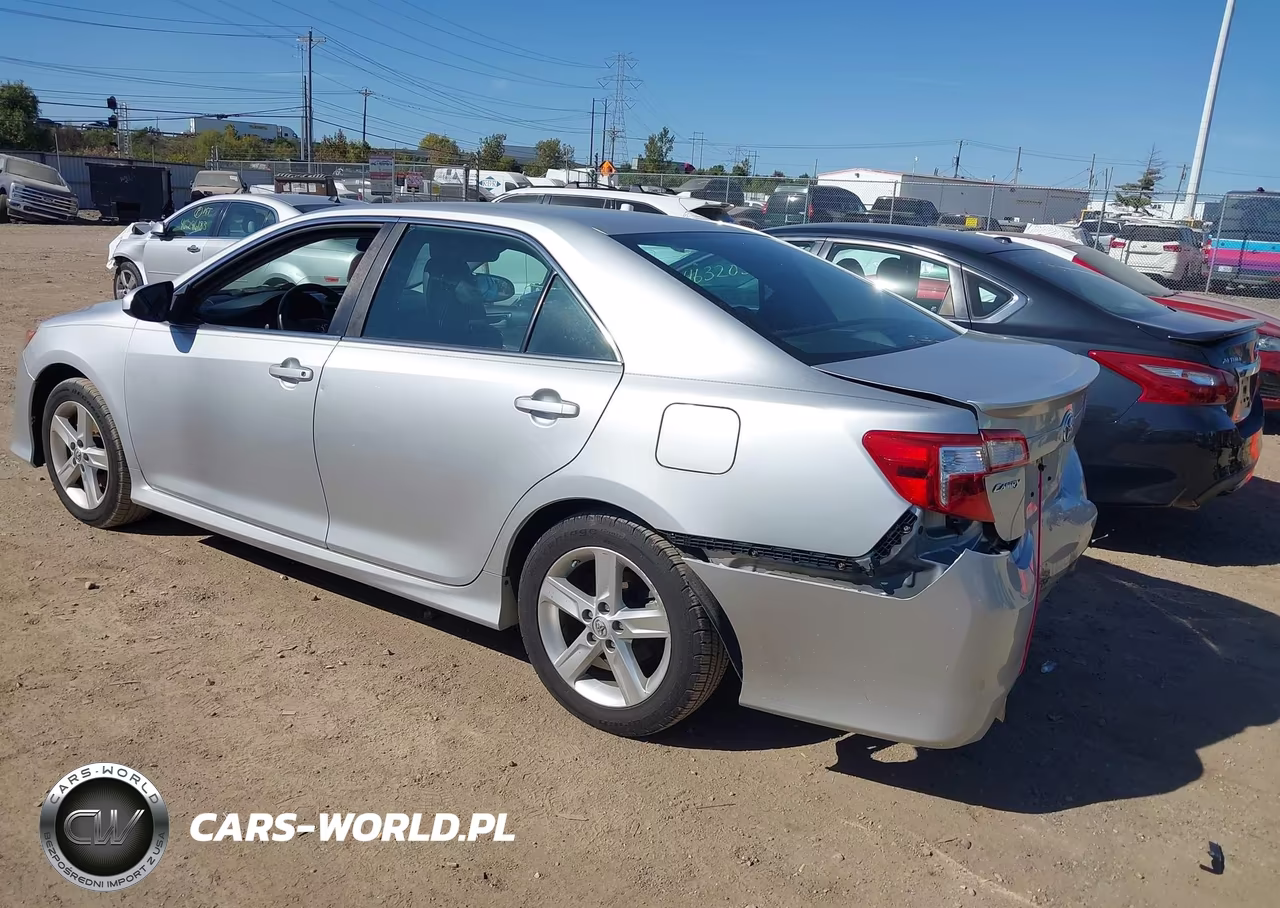 2014 Toyota Camry Se VIN:4T1BF1FK0EU385934 - 3
