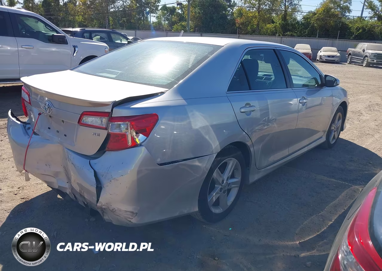 2014 Toyota Camry Se VIN:4T1BF1FK0EU385934 - 4