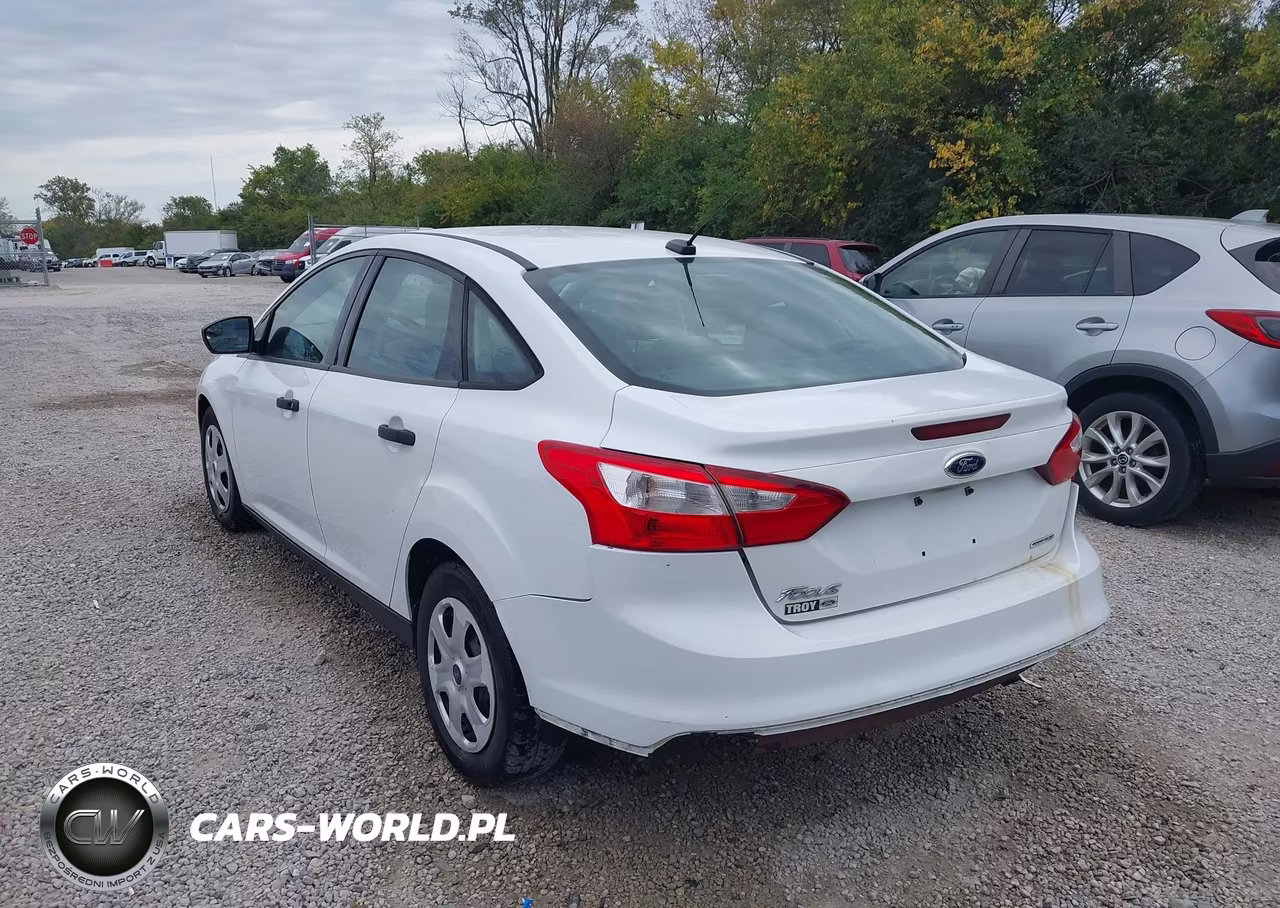 2012 Ford Focus S VIN:1FAHP3E2XCL434302 - 3