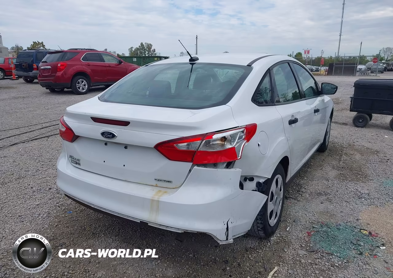 2012 Ford Focus S VIN:1FAHP3E2XCL434302 - 4