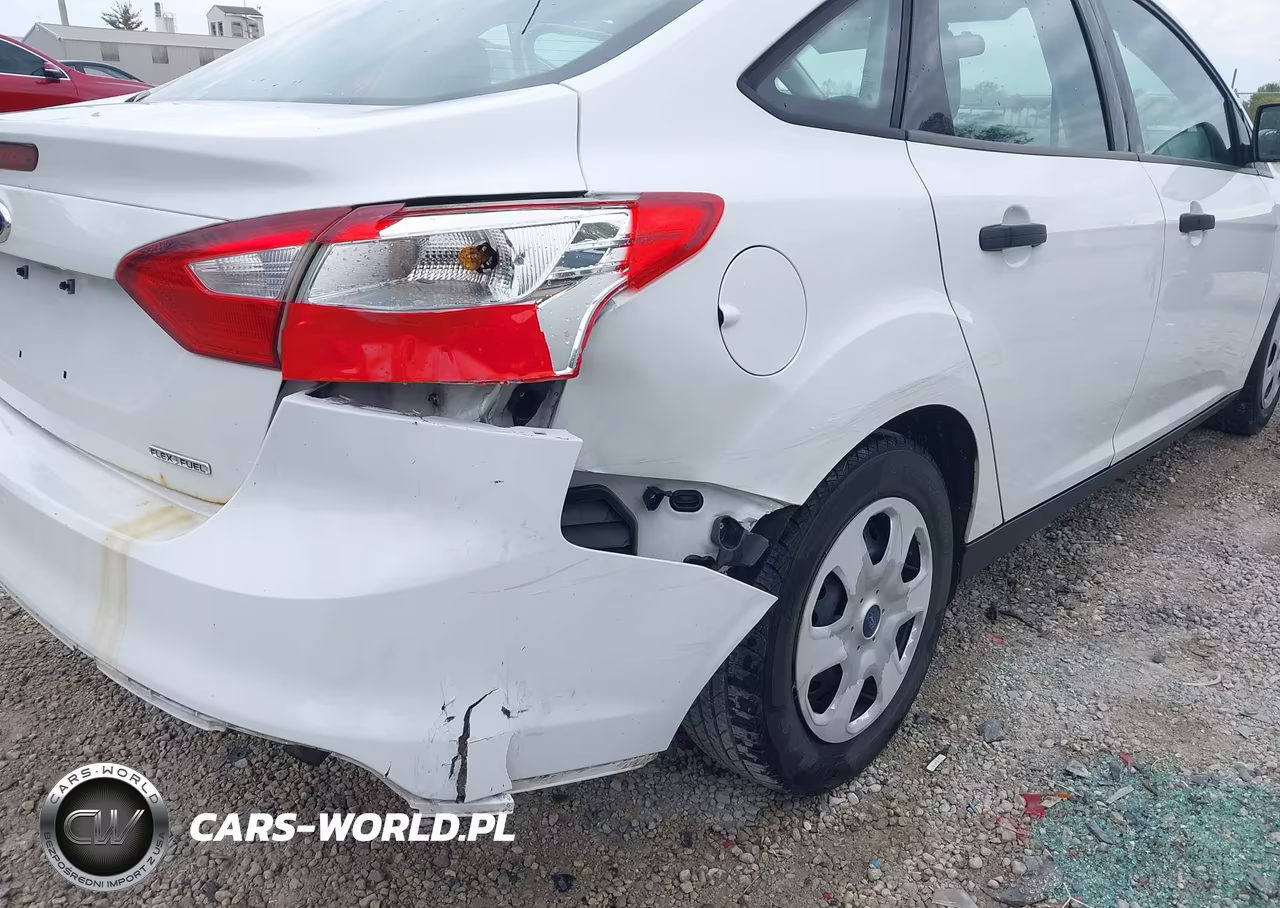 2012 Ford Focus S VIN:1FAHP3E2XCL434302 - 6