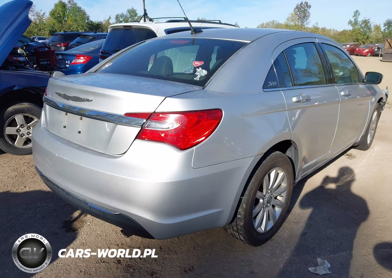 2011 Chrysler 200 Touring VIN:1C3BC1FB3BN511808 - 4