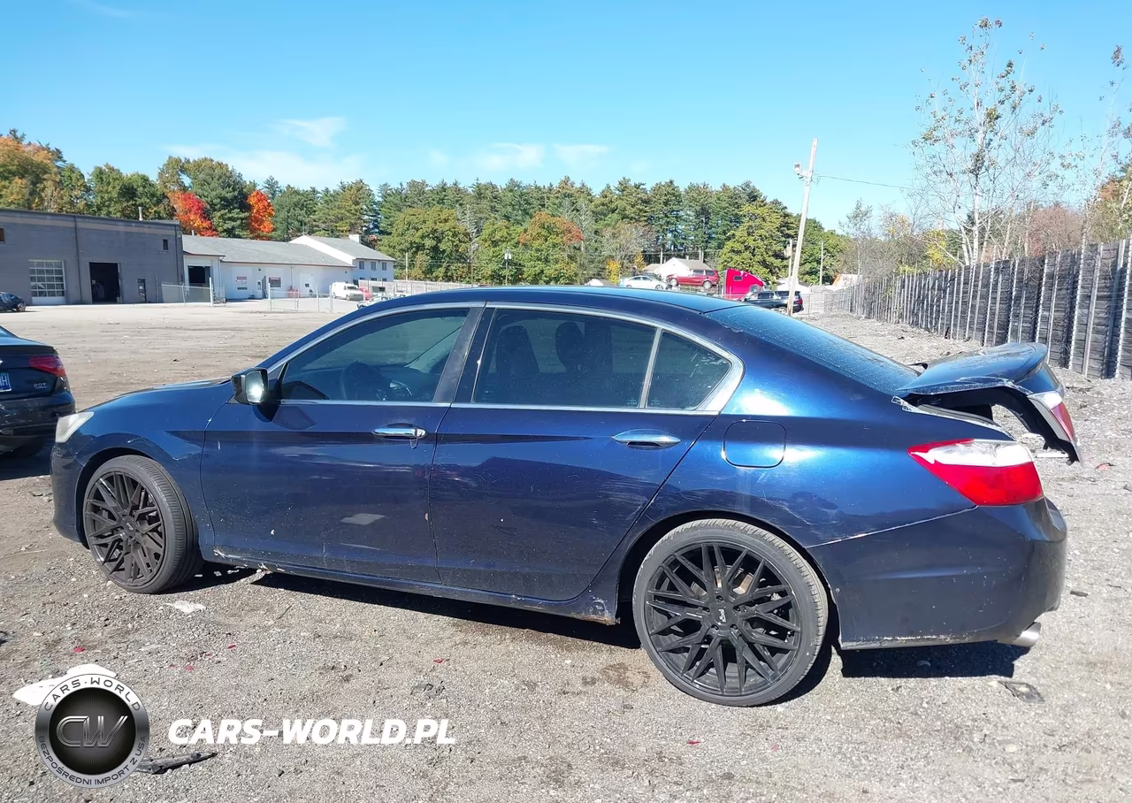 2015 Honda Accord Sport VIN:1HGCR2F59FA086737 - 14