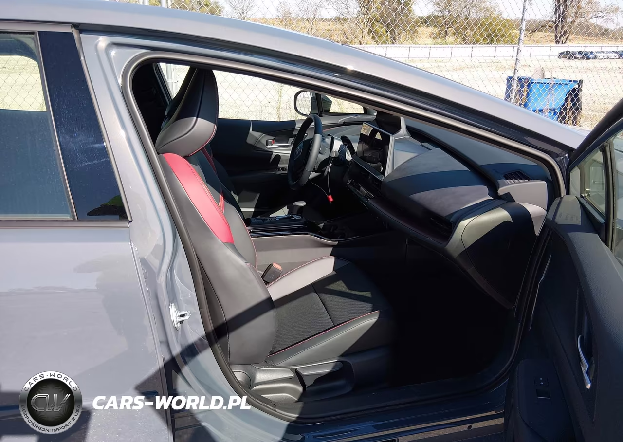 2026 Toyota Prius Plug-In Hybrid Xse Premium VIN:JTDACACU1T3079388 - 5