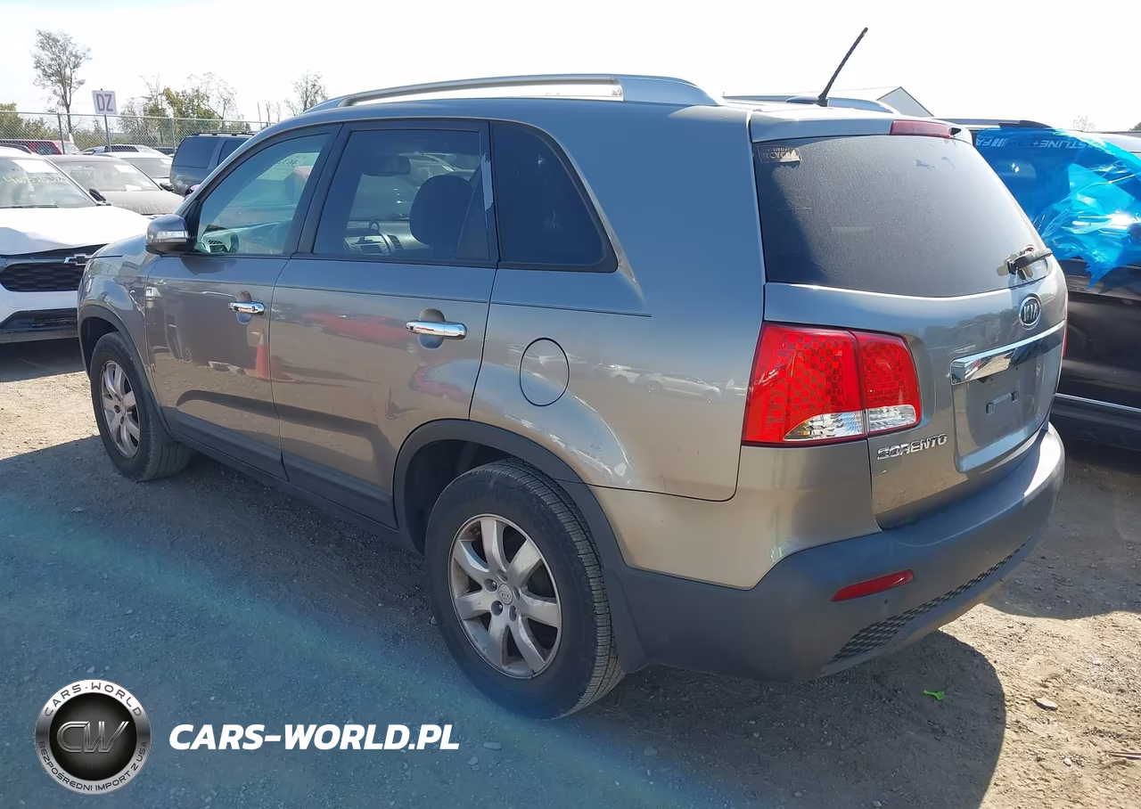 2011 Kia Sorento Lx VIN:5XYKT3A19BG052765 - 3