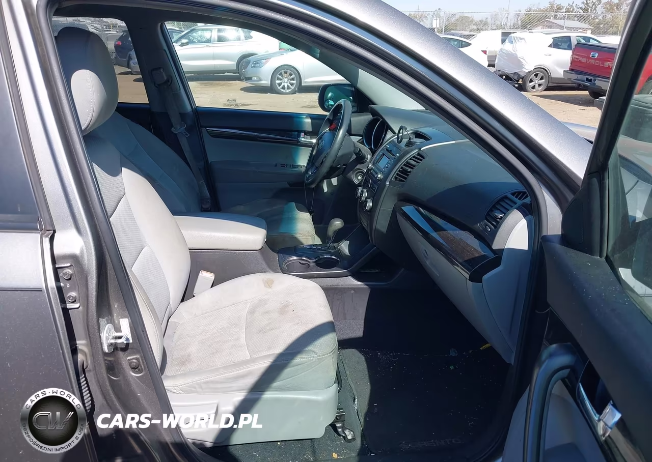 2011 Kia Sorento Lx VIN:5XYKT3A19BG052765 - 5