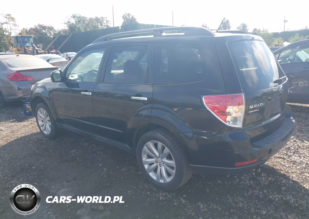2013 Subaru Forester 2.5X Premium VIN:JF2SHADC5DH424553 - 3