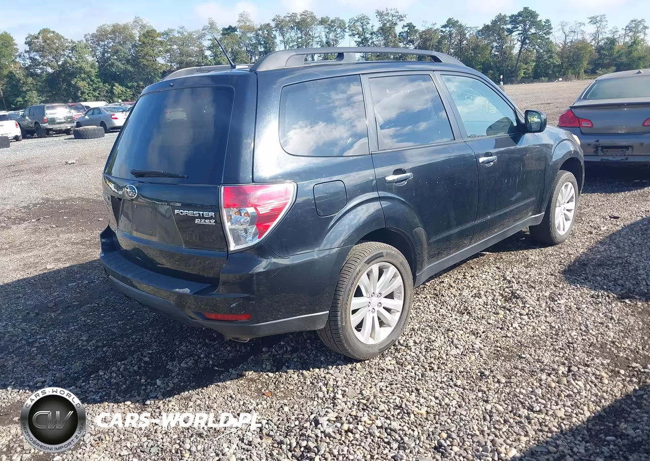 2013 Subaru Forester 2.5X Premium VIN:JF2SHADC5DH424553 - 4