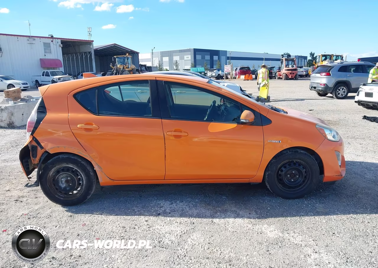 2015 Toyota Prius C Two VIN:JTDKDTB39F1102325 - 12
