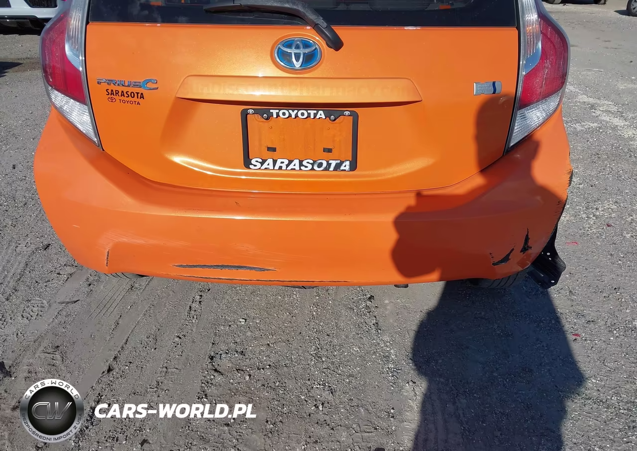 2015 Toyota Prius C Two VIN:JTDKDTB39F1102325 - 6
