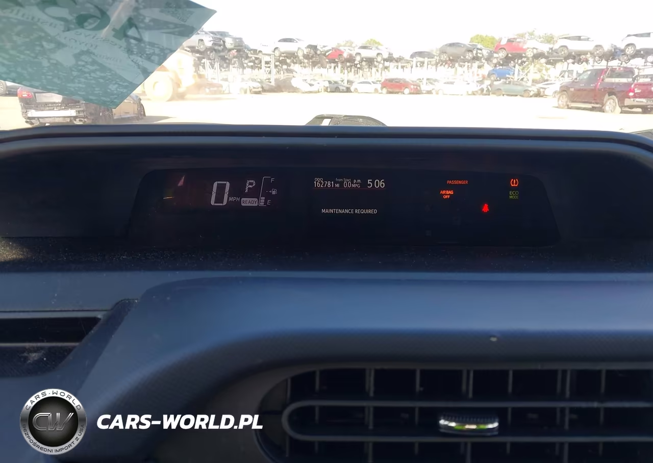 2015 Toyota Prius C Two VIN:JTDKDTB39F1102325 - 7