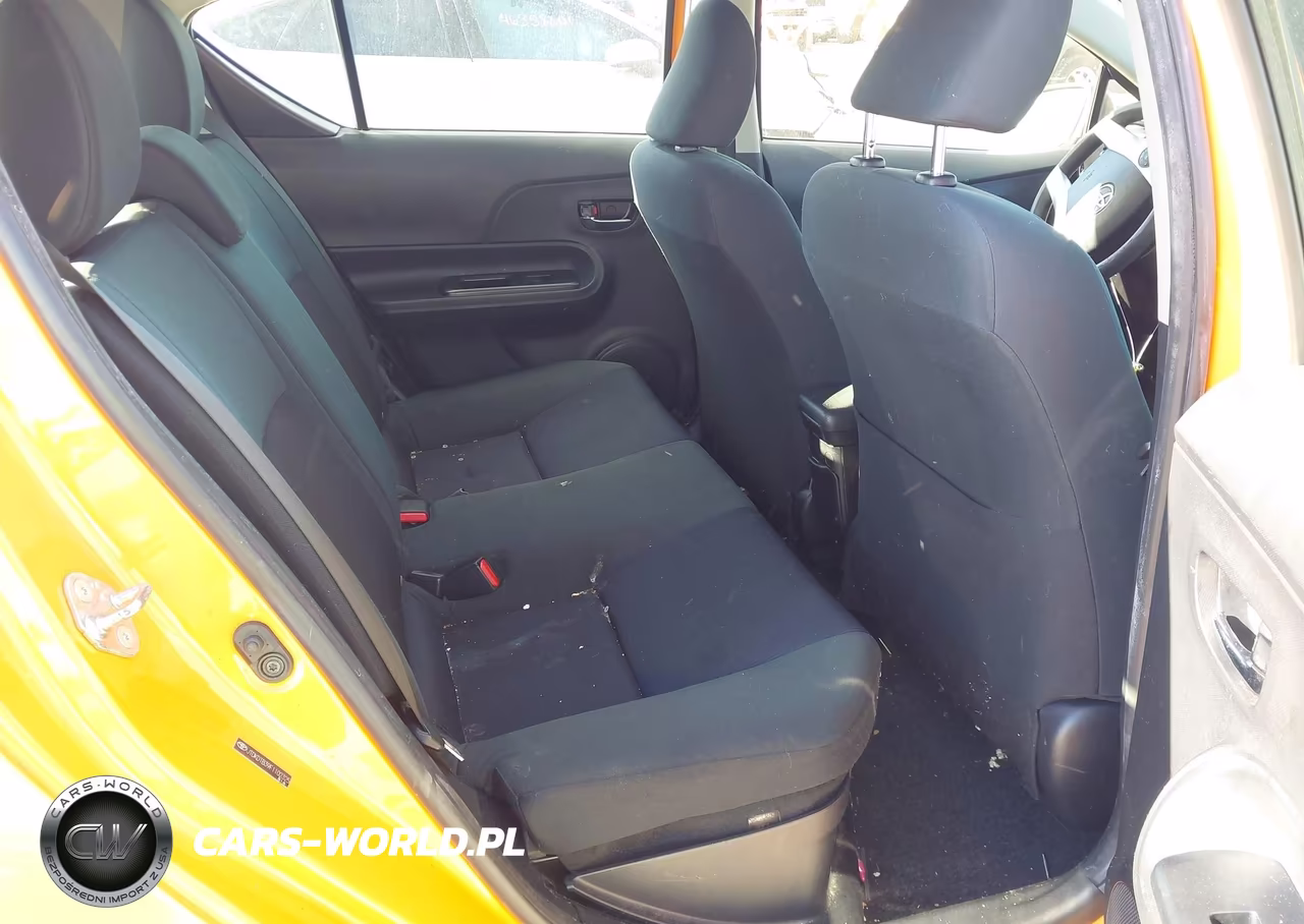 2015 Toyota Prius C Two VIN:JTDKDTB39F1102325 - 8