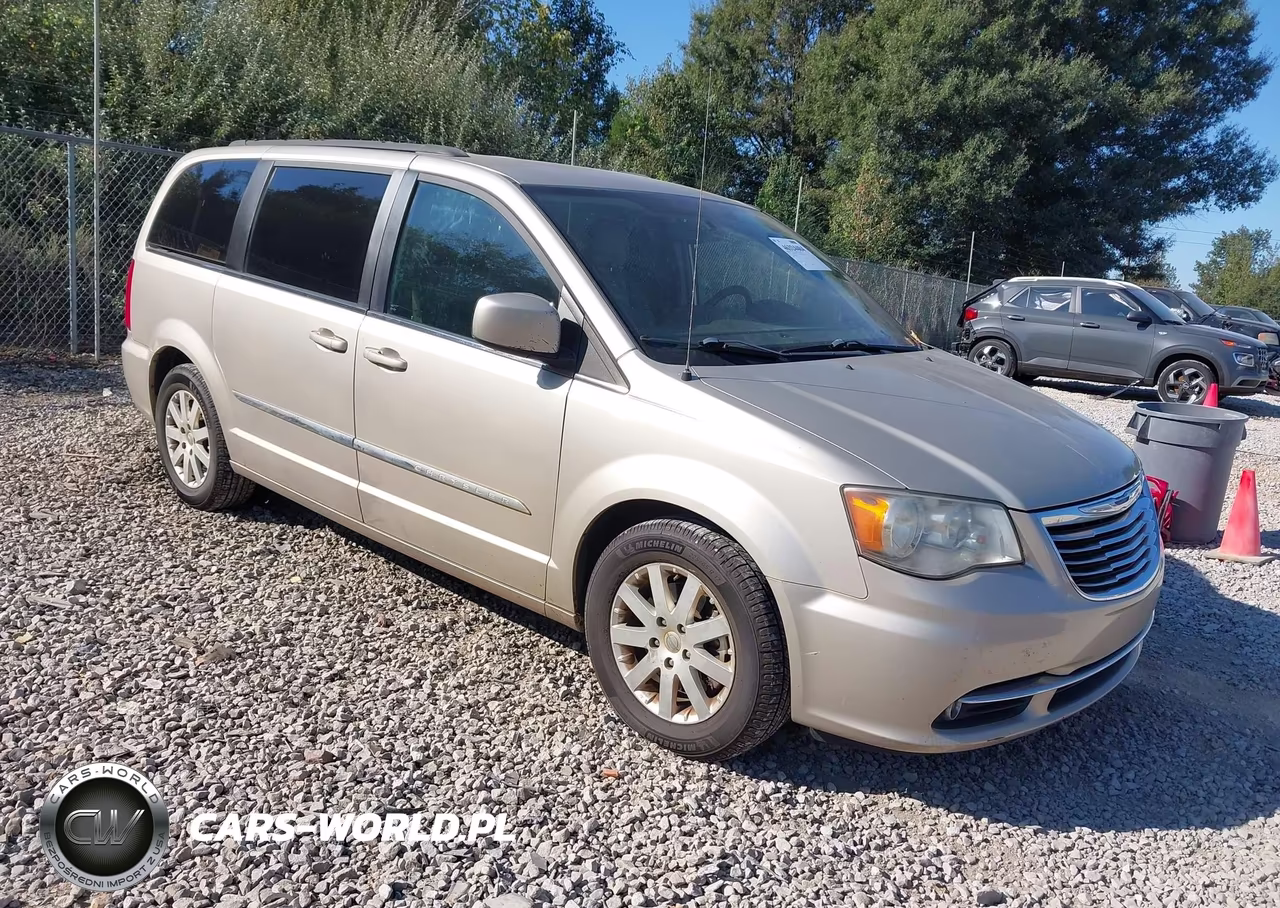 2012 Chrysler Town & Country Touring – zdjęcie 1 z 11