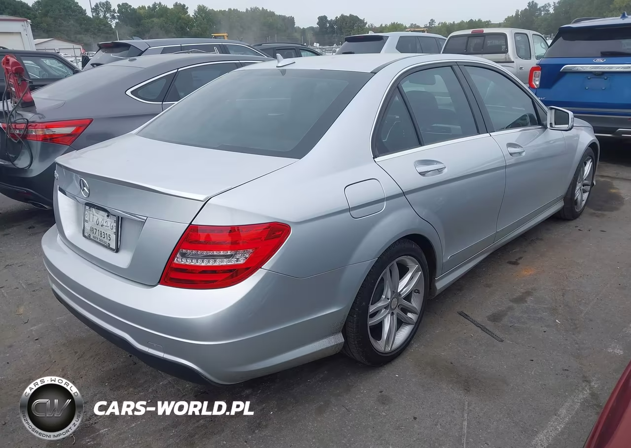 2013 Mercedes-Benz C 250 Sport VIN:WDDGF4HB6DR299821 - 4
