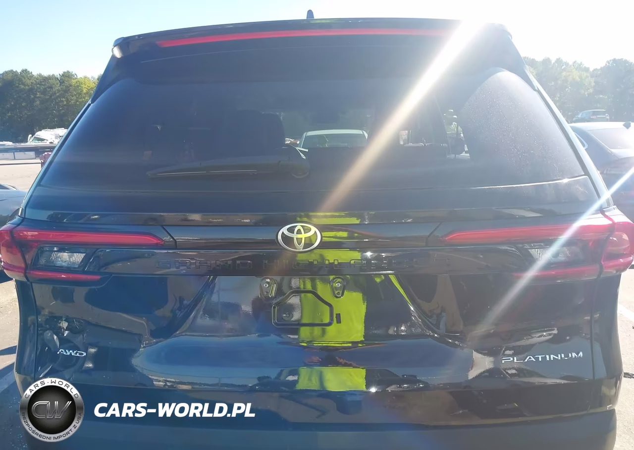 2024 Toyota Grand Highlander Platinum VIN:5TDAAAB51RS064817 - 17