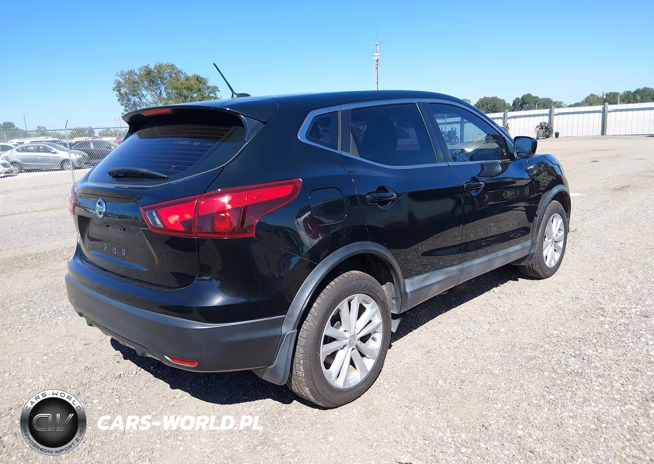 2017 Nissan Rogue Sport S VIN:JN1BJ1CP5HW035701 - 4