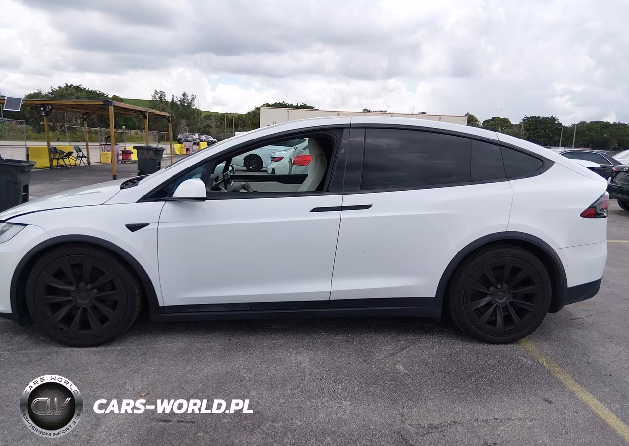 2022 Tesla Model X Plaid Tri Motor All-Wheel Drive VIN:7SAXCBE64NF332906 - 11