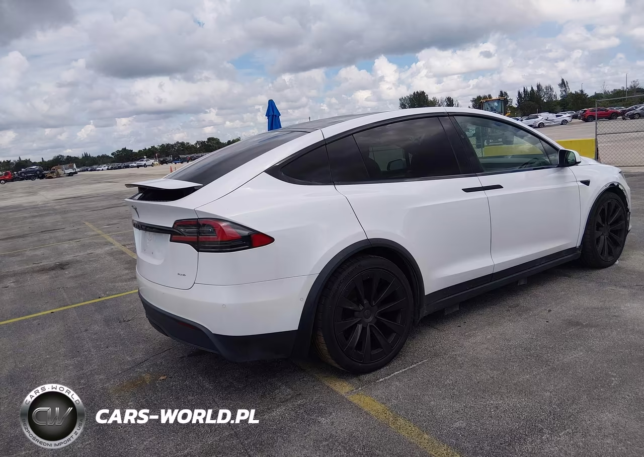 2022 Tesla Model X Plaid Tri Motor All-Wheel Drive VIN:7SAXCBE64NF332906 - 4