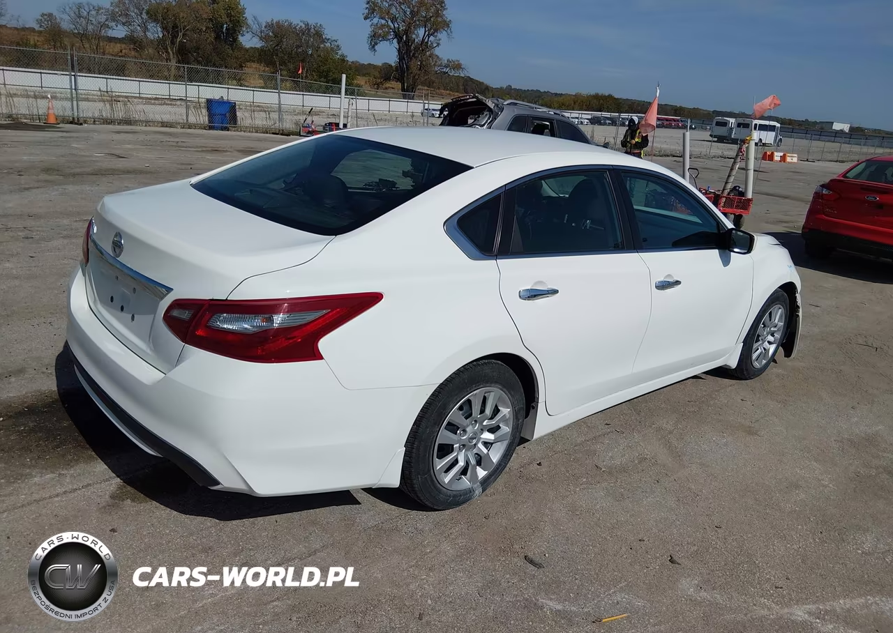 2018 Nissan Altima 2.5 S VIN:1N4AL3AP7JC477183 - 4