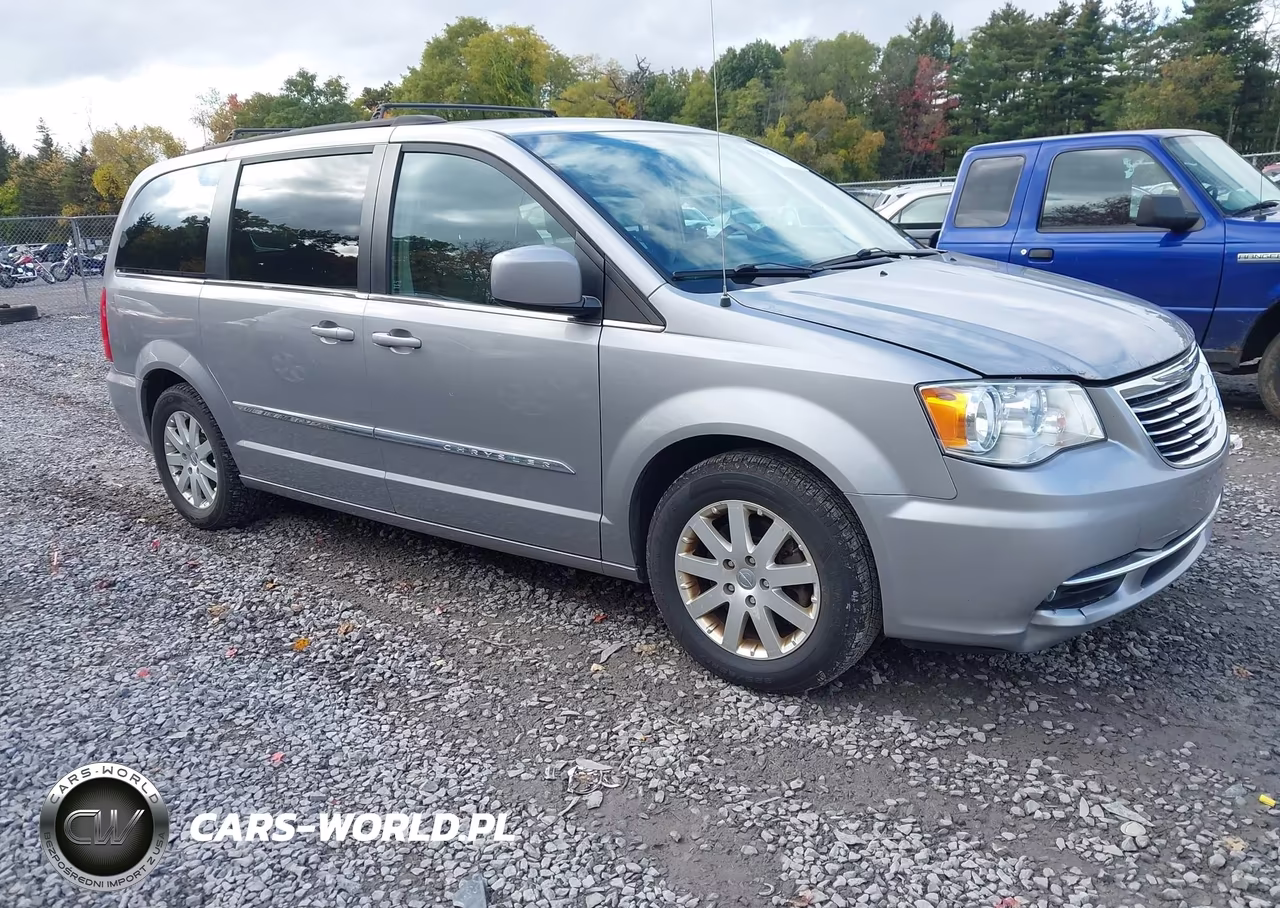 2016 Chrysler Town & Country Touring – zdjęcie 1 z 16