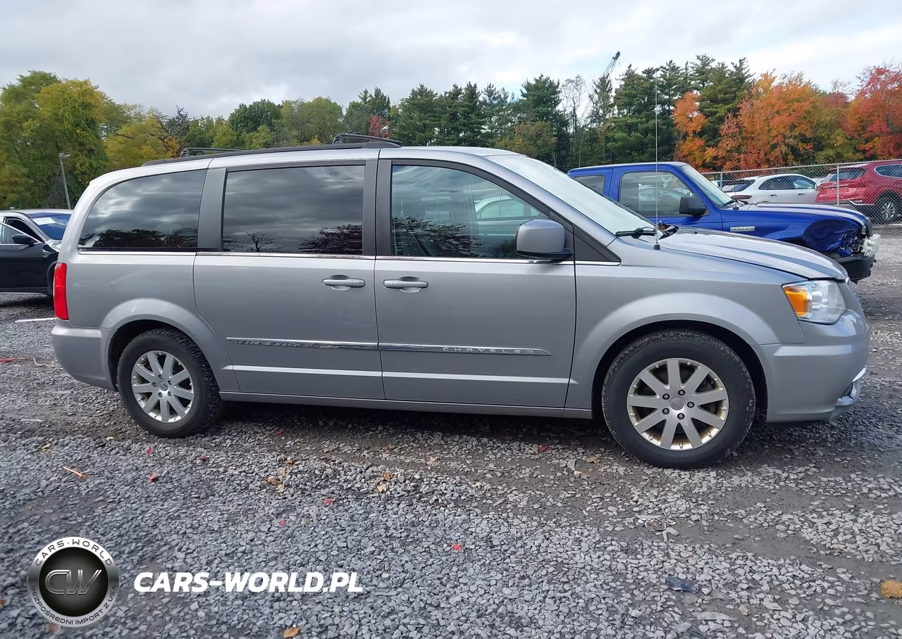 2016 Chrysler Town & Country Touring VIN:2C4RC1BG9GR187320 - 13